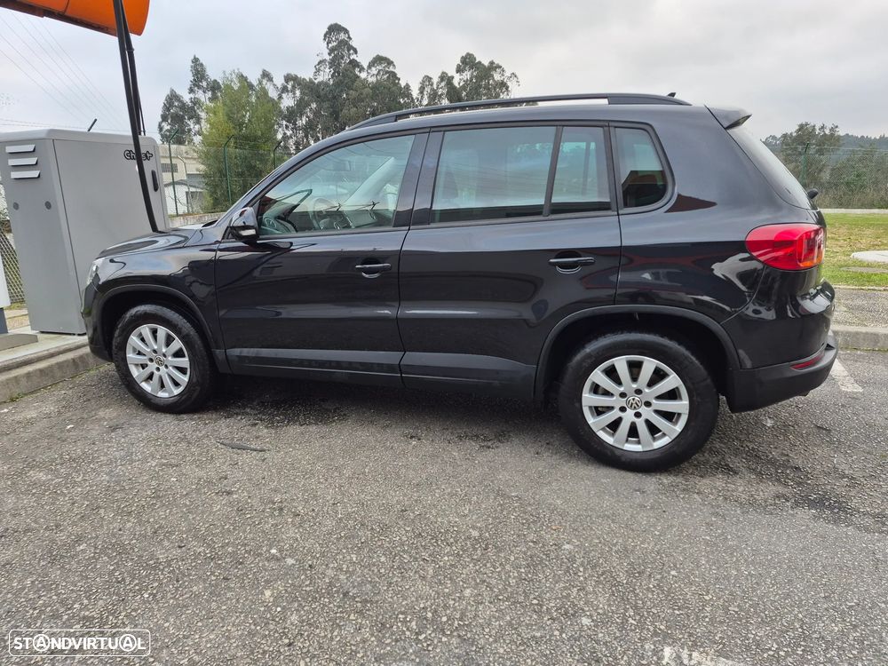 VW Tiguan 2.0 TDi DPF BlueMotion Trend & Fun - 2