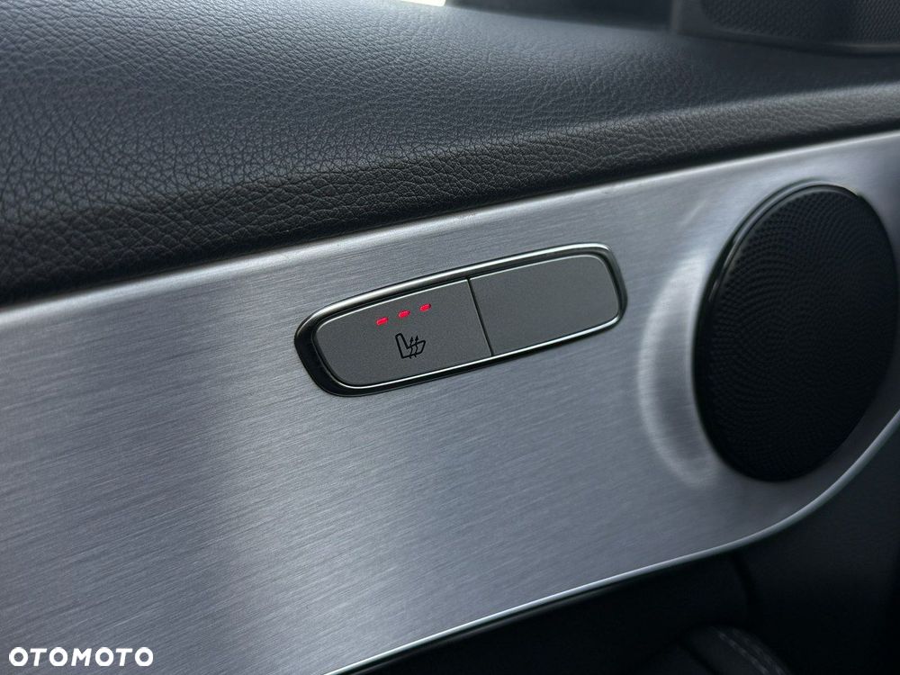 Mercedes-Benz Klasa C - 32