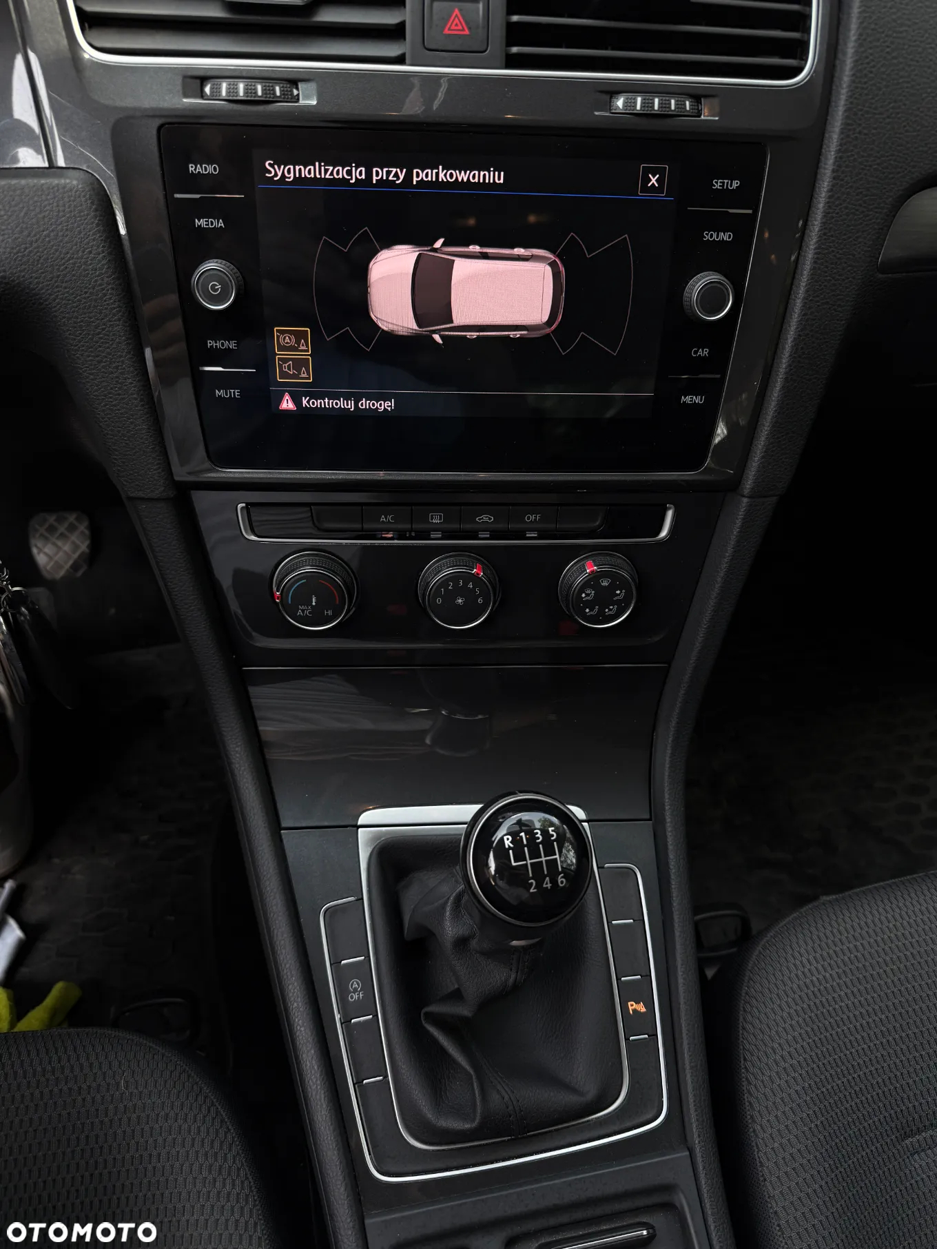 Volkswagen Golf - 26