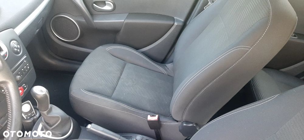 Renault Clio 1.2 16V 75 TomTom Edition - 24