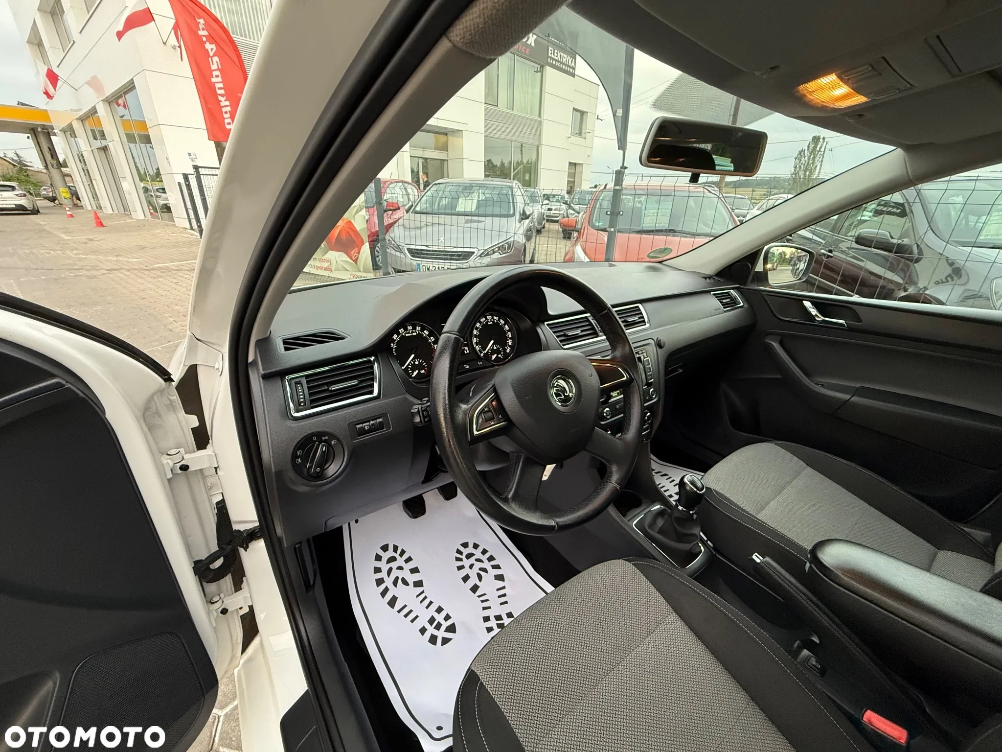 Skoda RAPID 1.6 TDI Ambition - 25