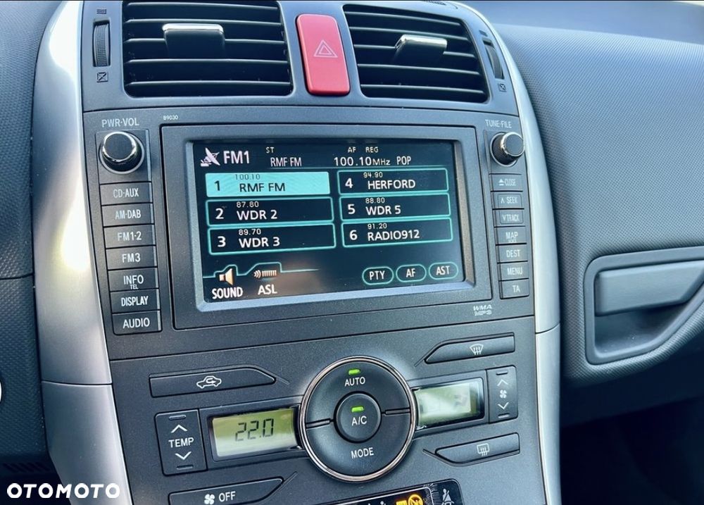 Toyota Auris 1.8 HSD Prestige NAVI - 25