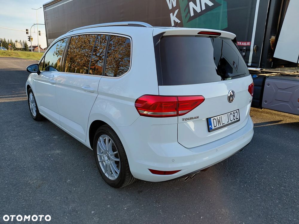 Volkswagen Touran - 5