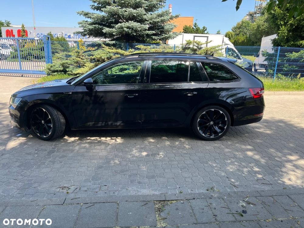 Skoda Superb 2.0 TDI 4x4 DSG Sportline - 8