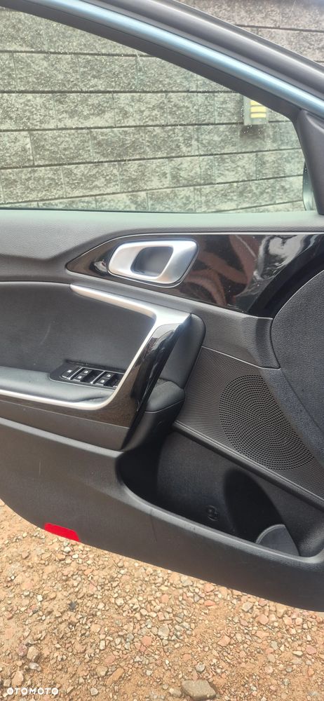 Kia XCeed 1.5 T-GDI MHEV L DCT - 9