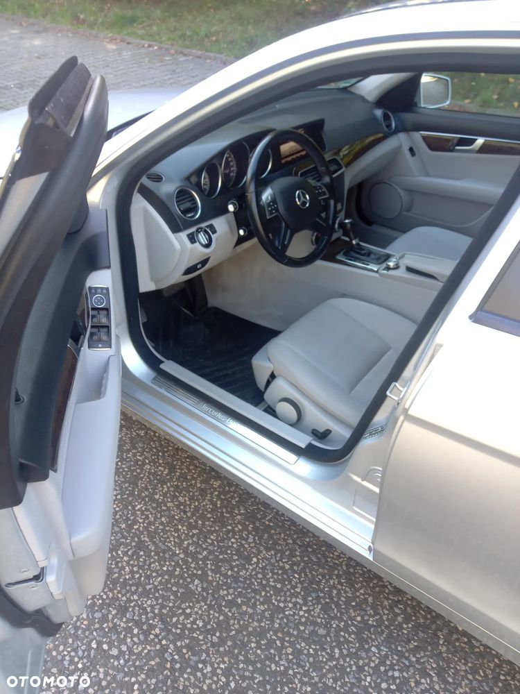 Mercedes-Benz Klasa C 180 (BlueEFFICIENCY) 7G-TRONIC Avantgarde - 11