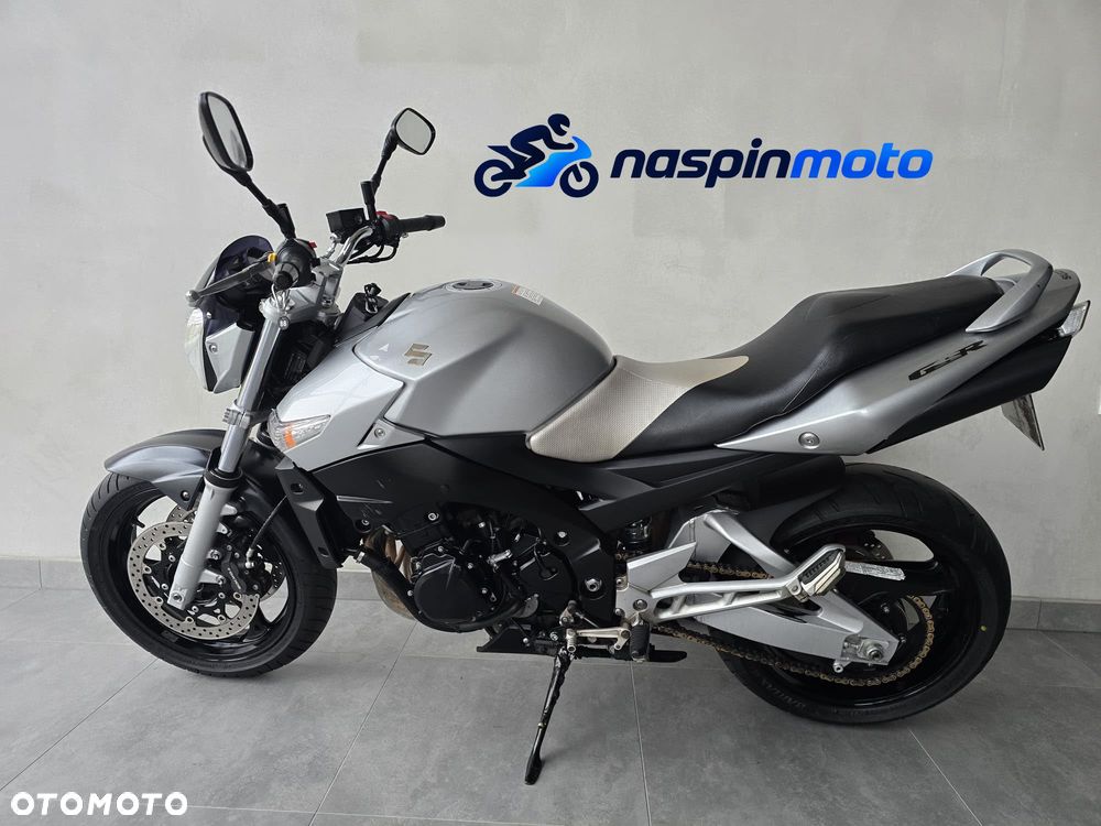 Suzuki GSR