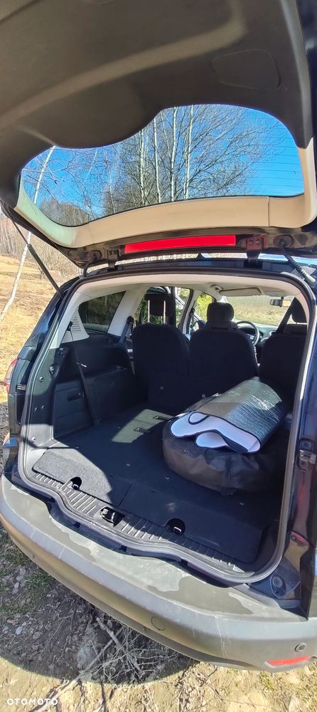 Ford S-Max - 12