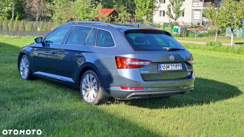 Skoda Superb 2.0 TDI 4x4 DSG L&K - 9