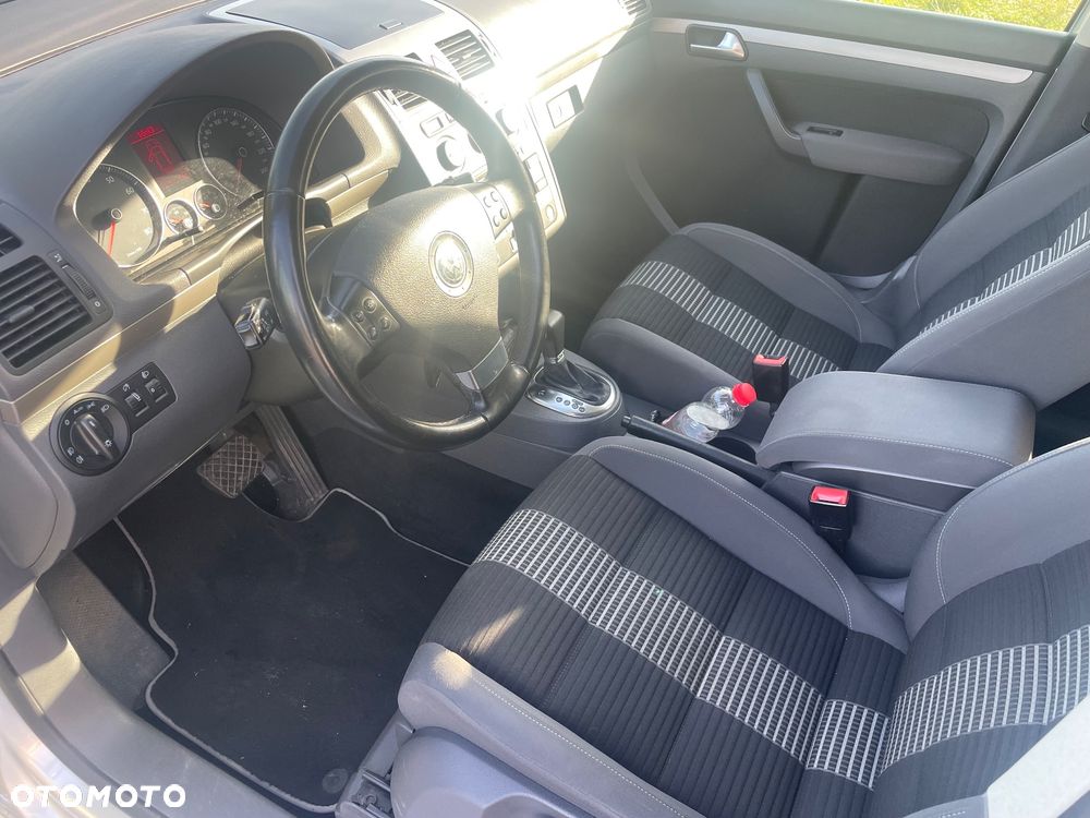 Volkswagen Touran 1.4 TSI DSG United - 16