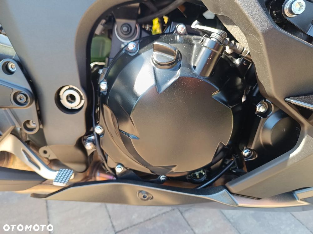 Kawasaki Ninja 1000 SX - 21