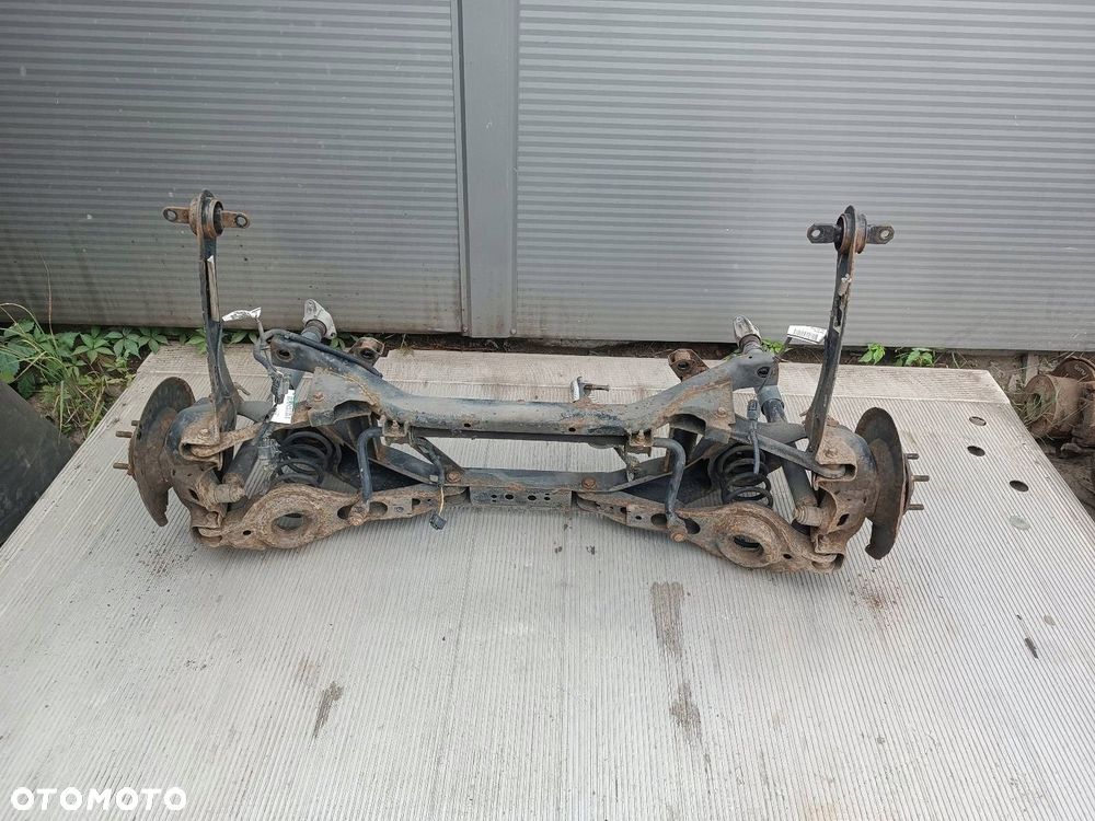 BELKA OŚ ZAWIESZENIA TYŁ VOLVO C30 - 2