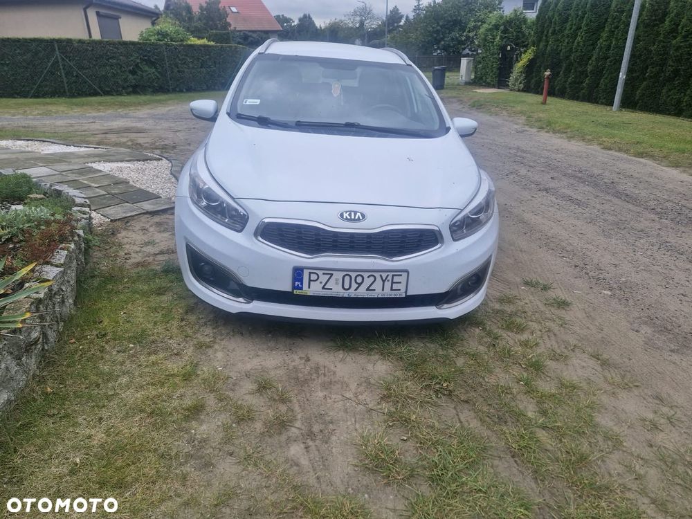 Kia Ceed - 9