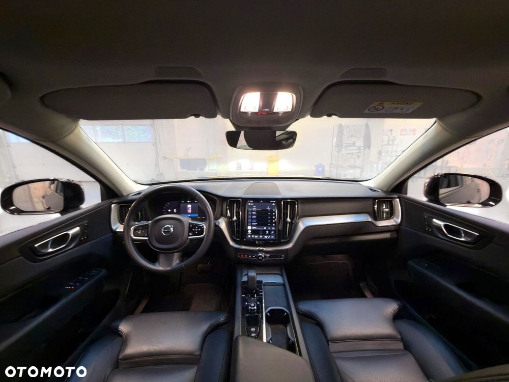 Volvo XC 60 B4 B Plus Dark - 31