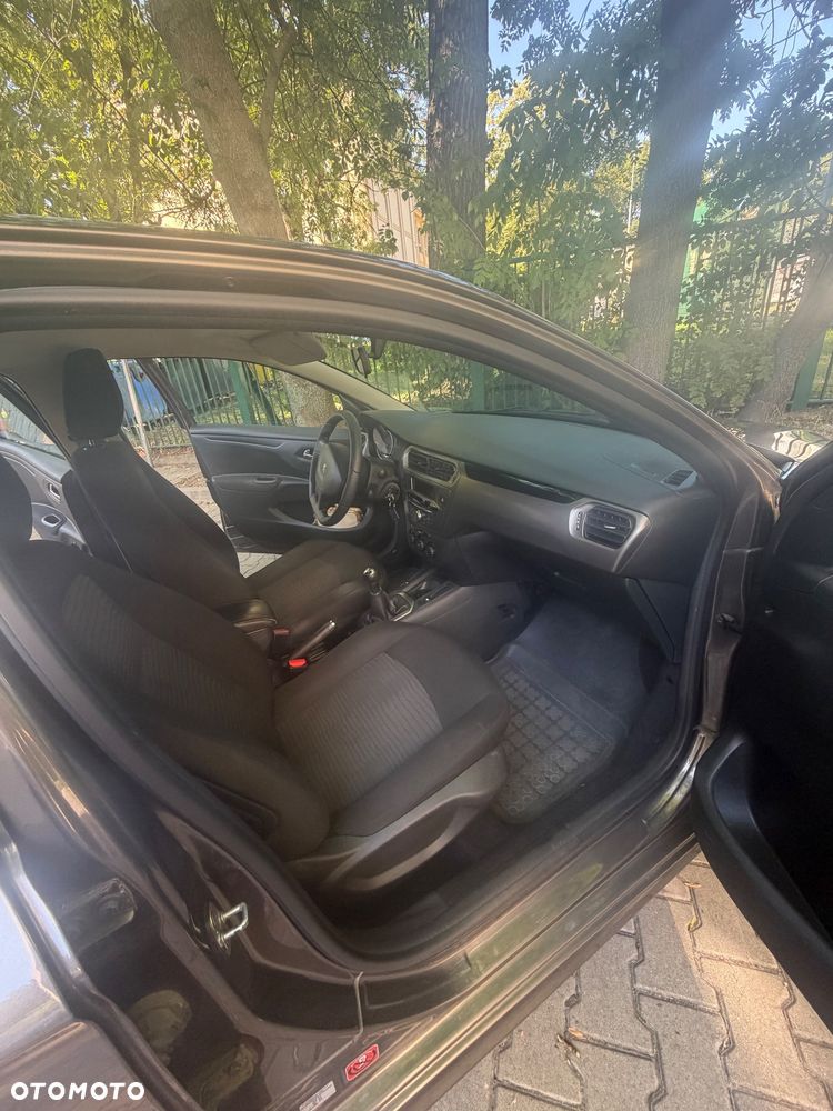 Peugeot 301 1.2 Pure Tech Active - 11