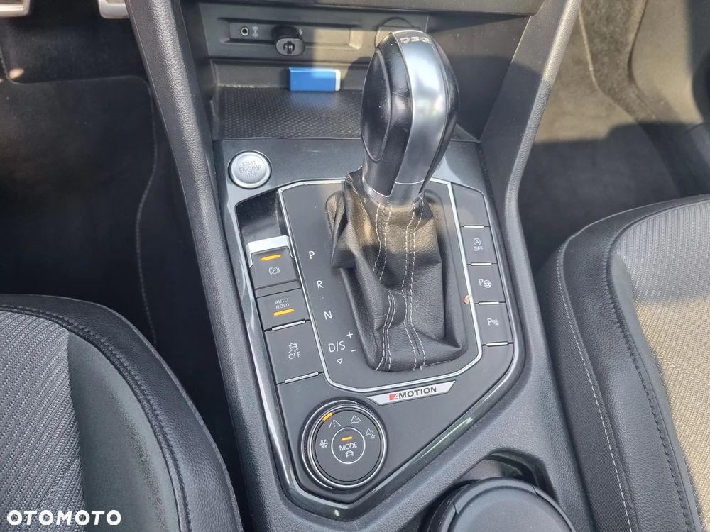 Volkswagen Tiguan 2.0 TDI SCR 4MotION DSG R-Line - 30