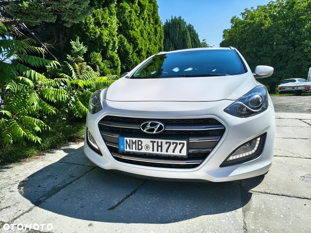Hyundai i30 blue Kombi 1.4 Passion - 2