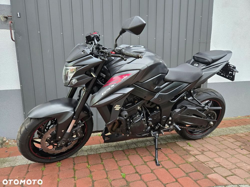Suzuki GSX - 1