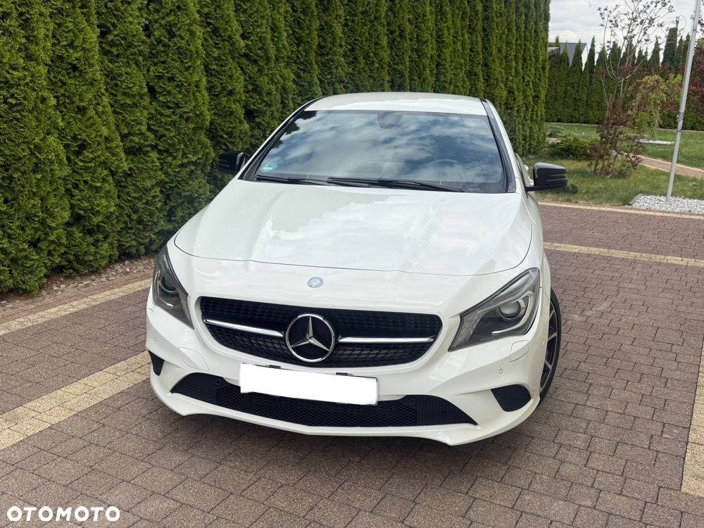 Mercedes-Benz CLA 180 7G-DCT - 2