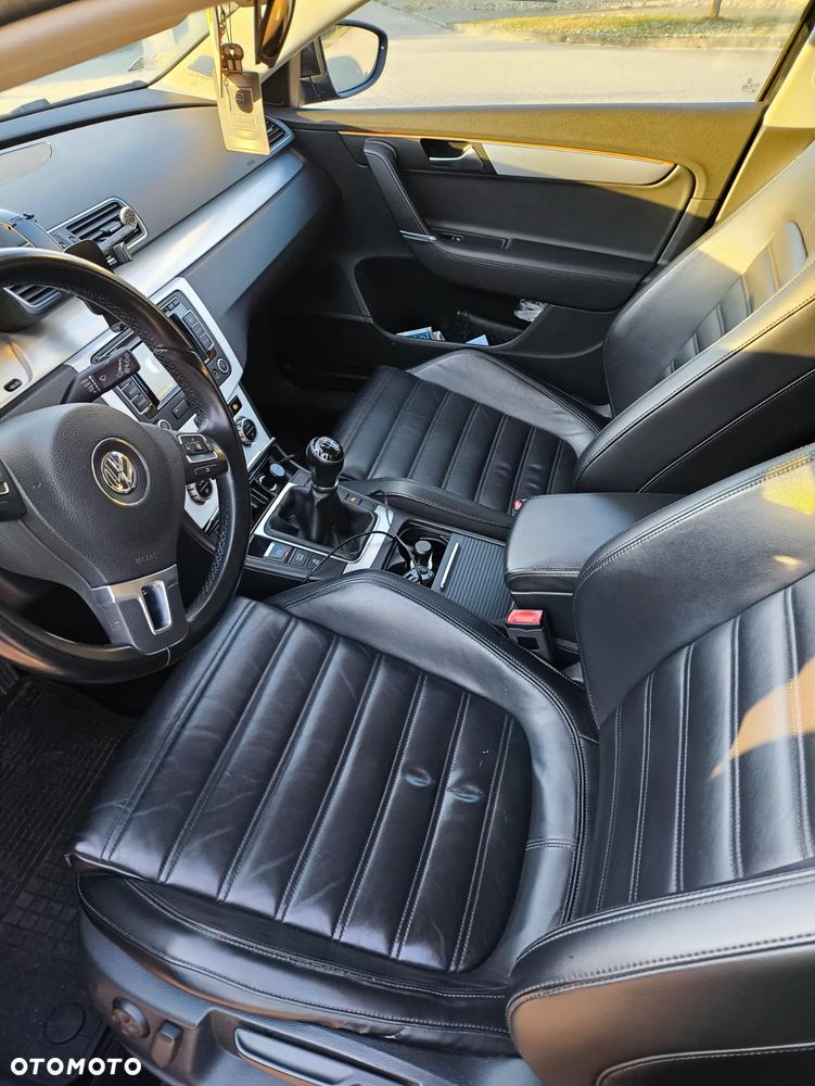 Volkswagen Passat 2.0 TDI Sportline - 7