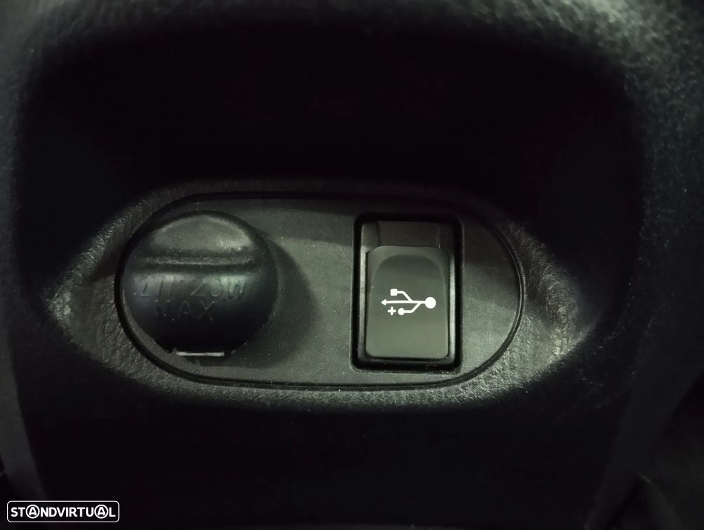 Toyota Yaris 1.5 HDF Comfort - 27
