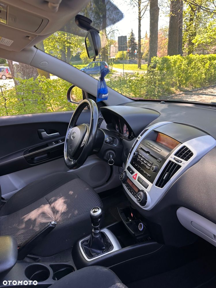 Kia Ceed 1.6 CVVT LX - 29