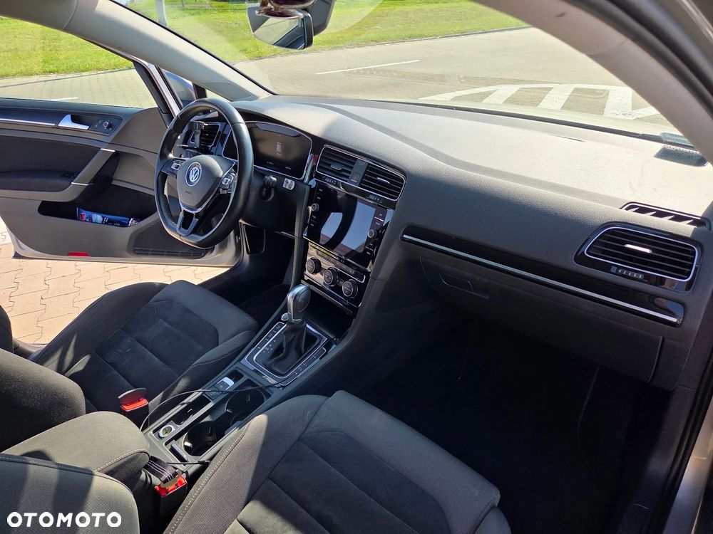 Volkswagen Golf - 5