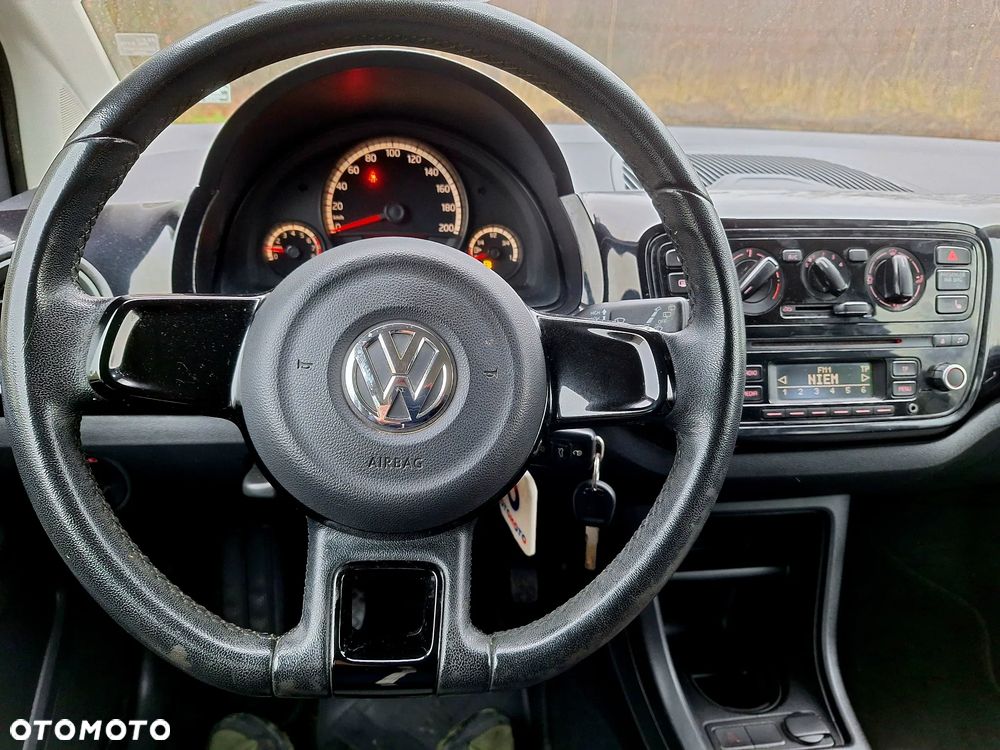 Volkswagen up! United - 19
