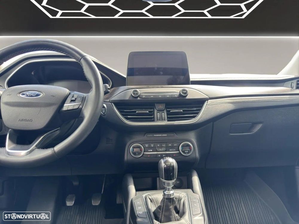 Ford Focus 1.5 EcoBoost Vignale — fotografia 10