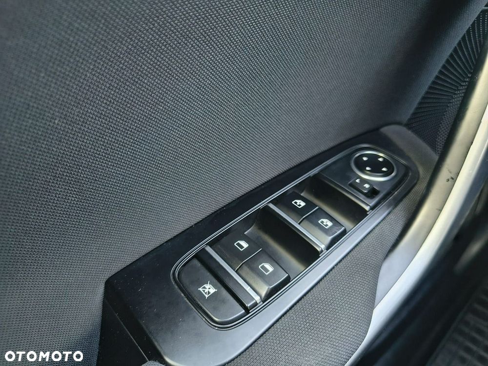 Kia Ceed - 34