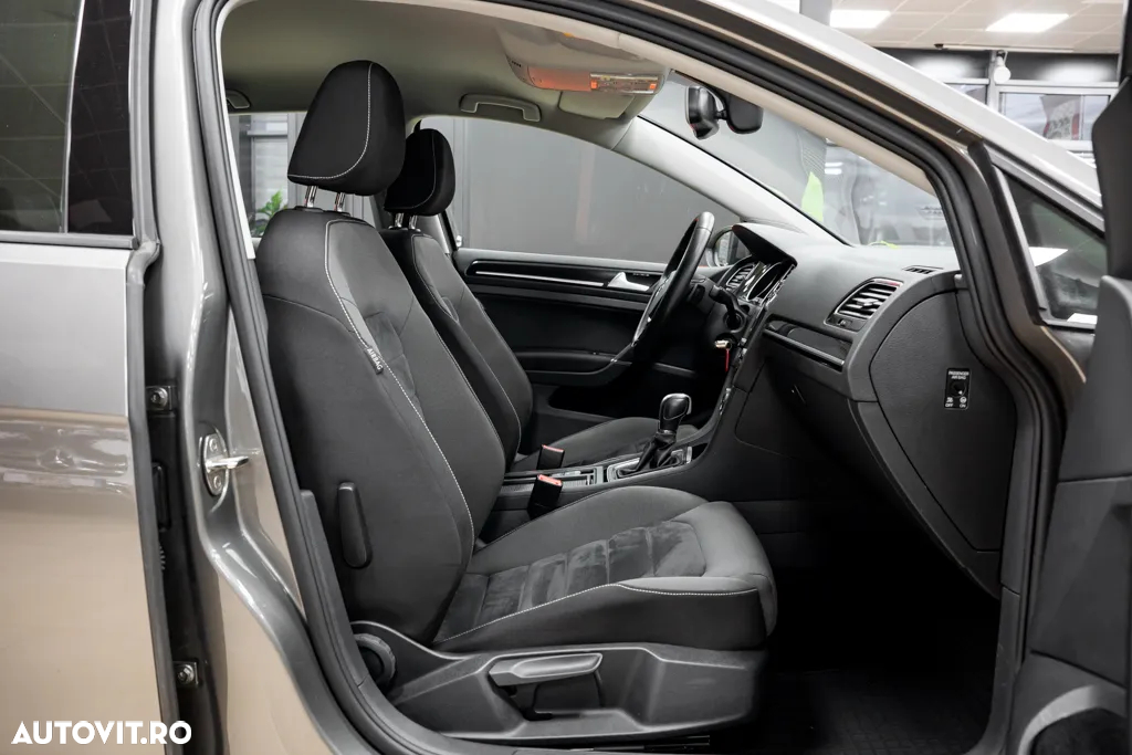 Volkswagen Golf 1.4 TSI BlueMotion Technology DSG Highline - 28