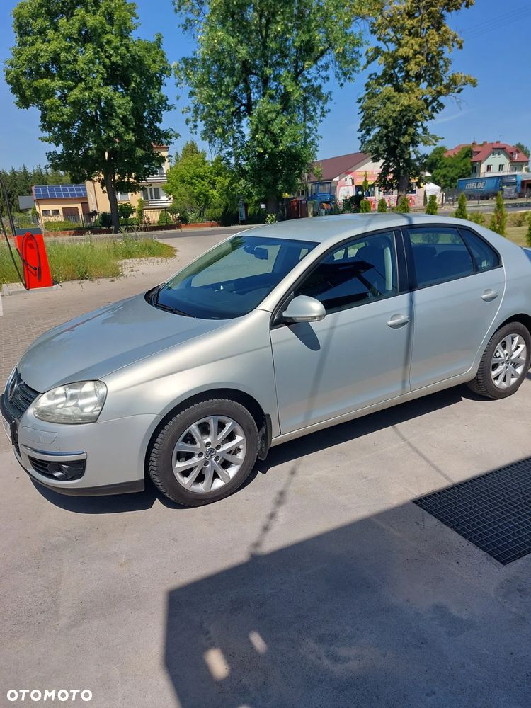 Volkswagen Jetta 1.4 TSI Highline Perfectline - 1