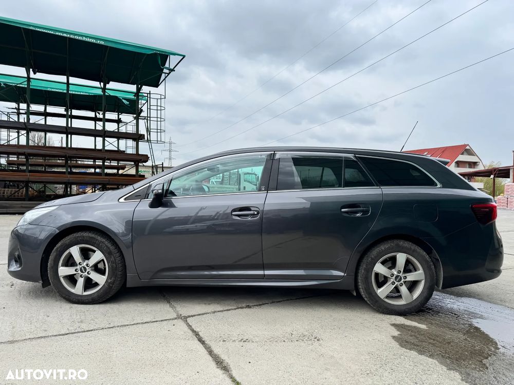 Toyota Avensis 1.8 Multidrive S Team Deutschland - 12