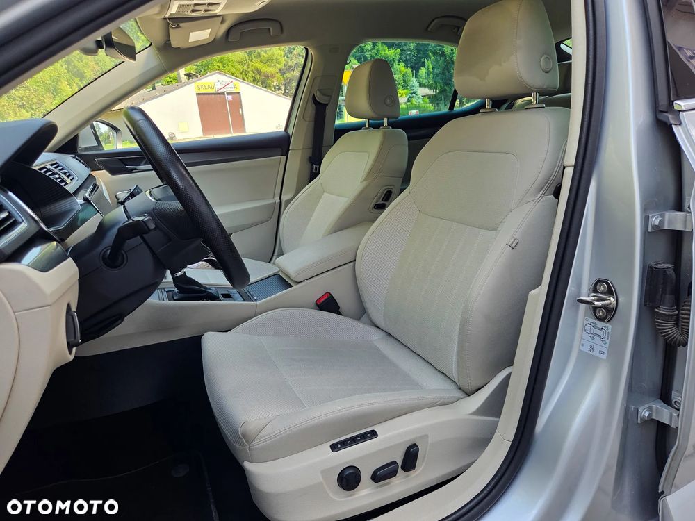 Skoda Superb 2.0 TSI Style DSG - 8