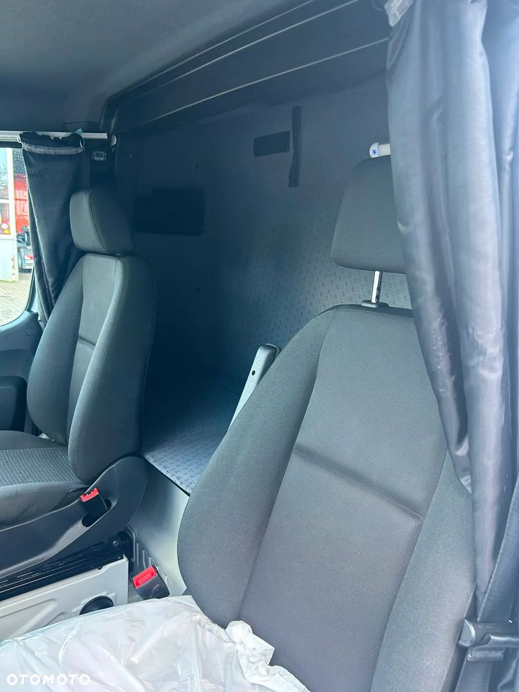 Mercedes-Benz Sprinter - 9