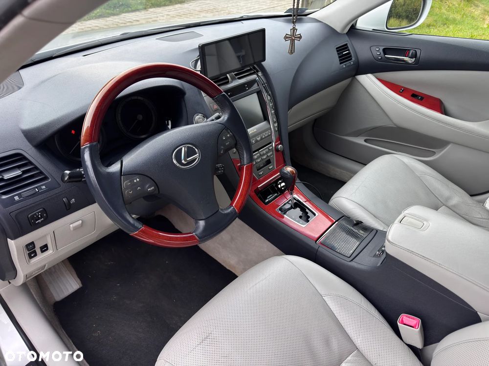 Lexus ES - 7