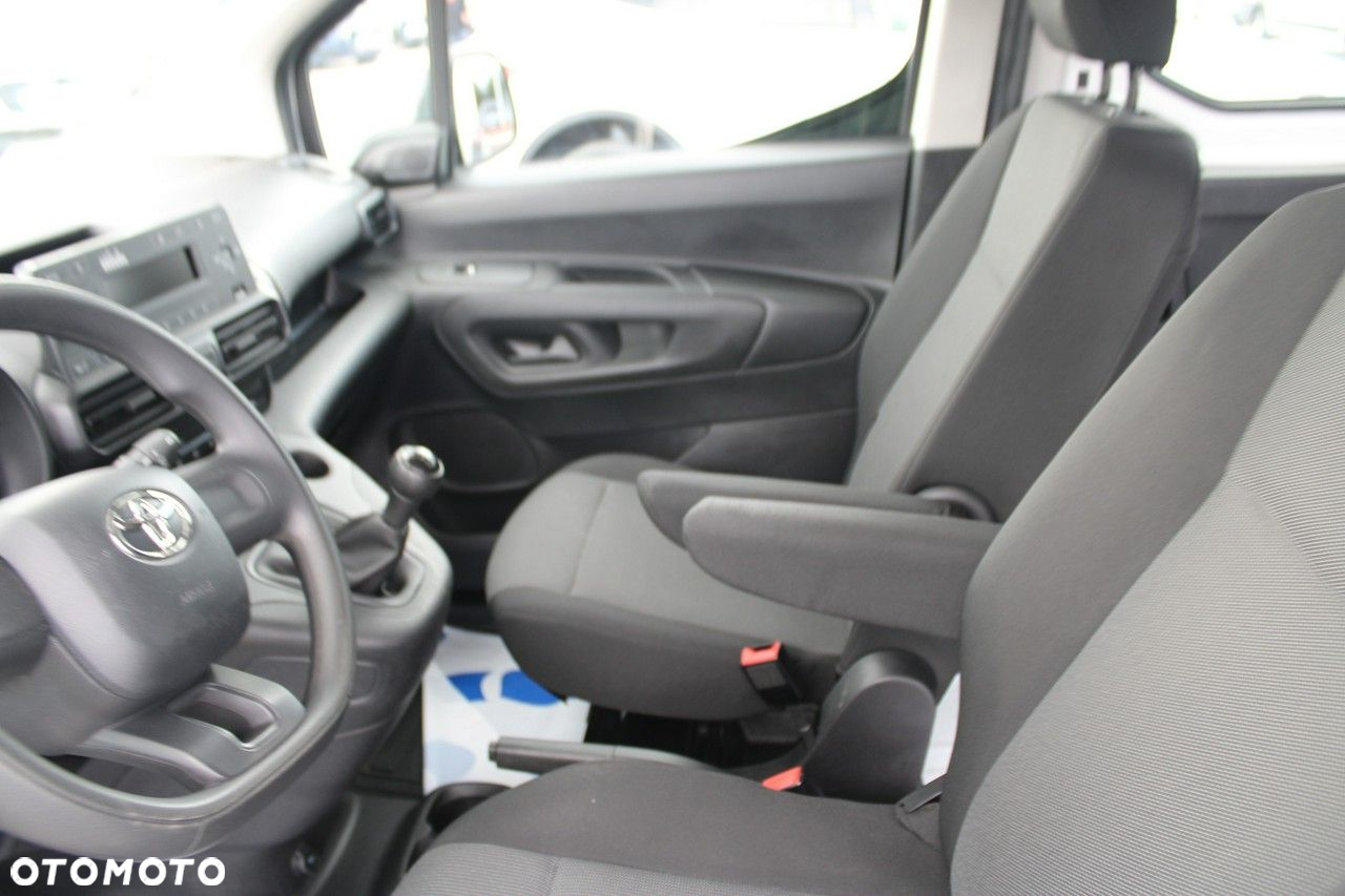 Toyota Proace City - 21