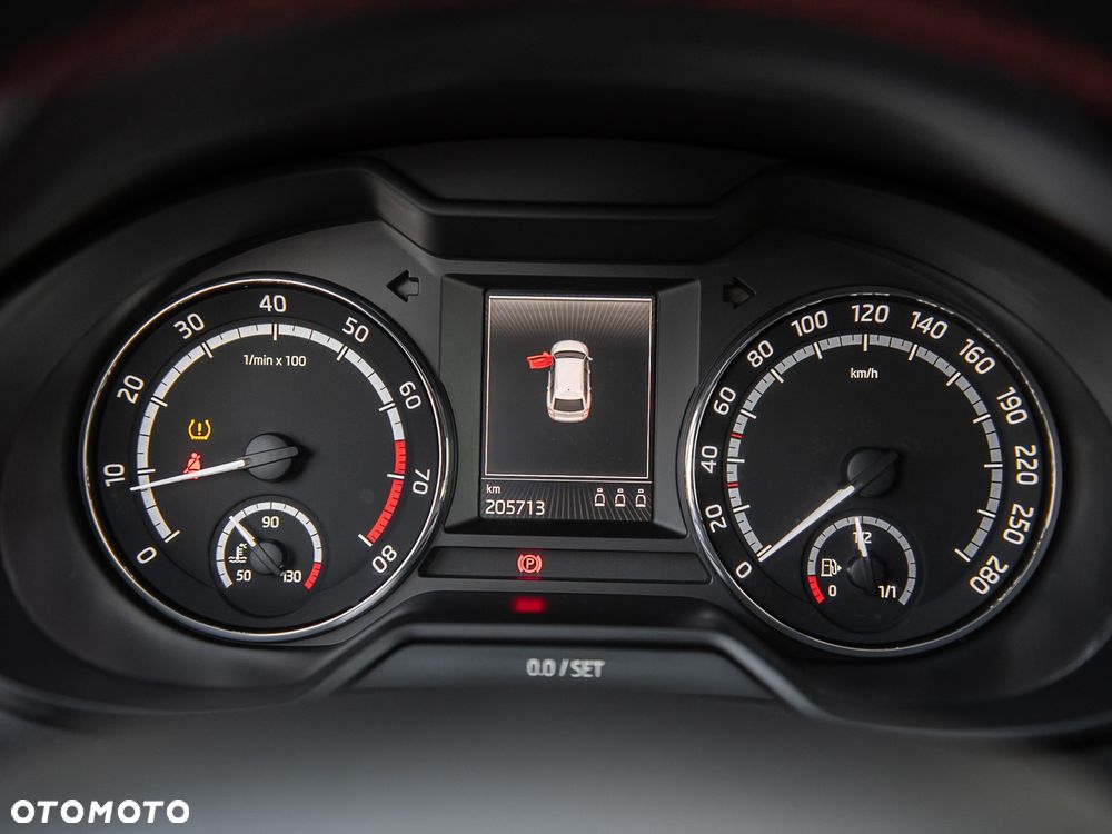 Skoda Octavia 2.0 TSI RS - 19
