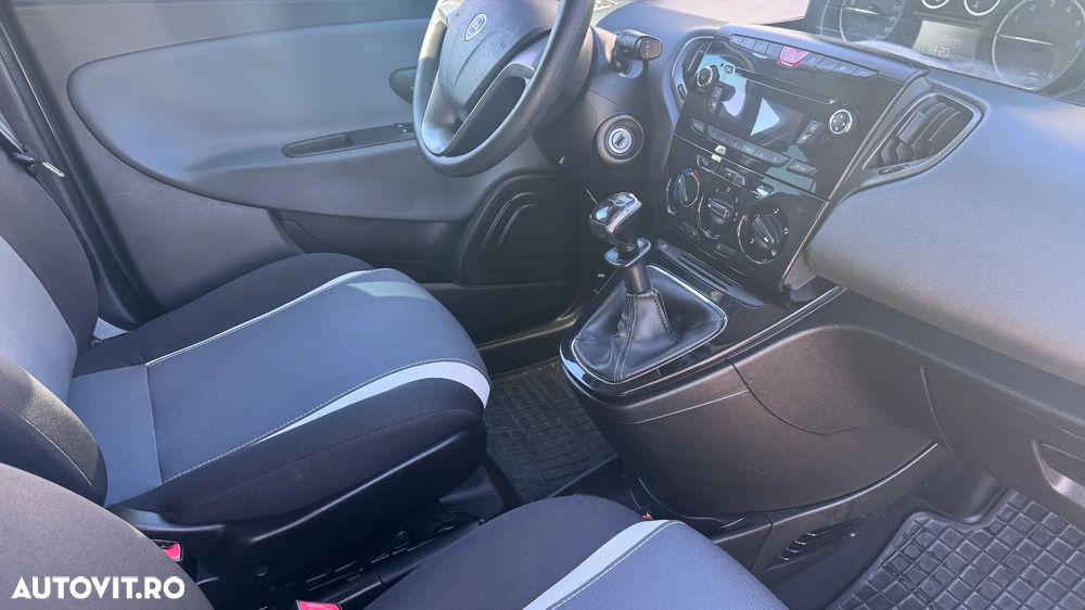 Lancia Ypsilon Y 1.2 8v Silver - 18