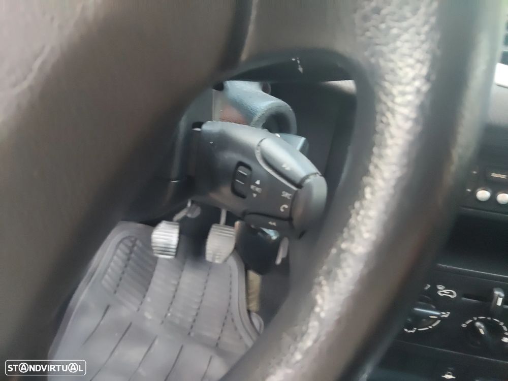 Peugeot 207 1.4 16V Open - 11