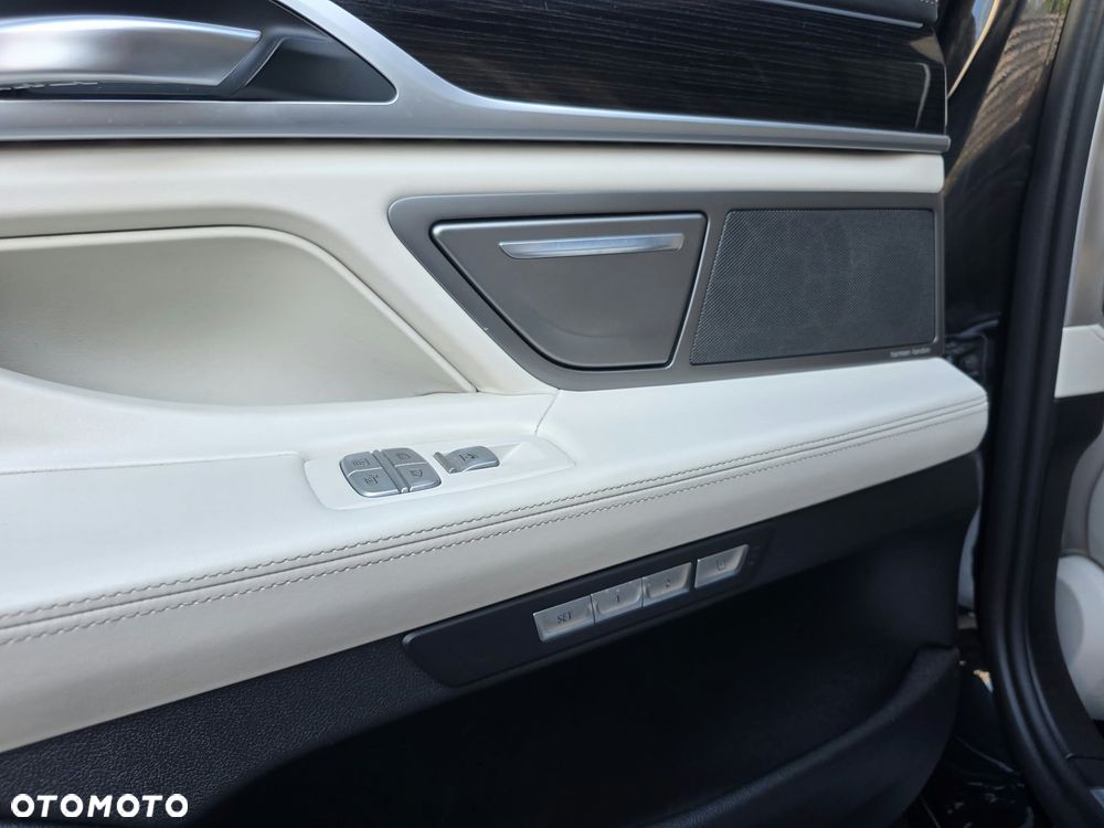 BMW Seria 7 - 30