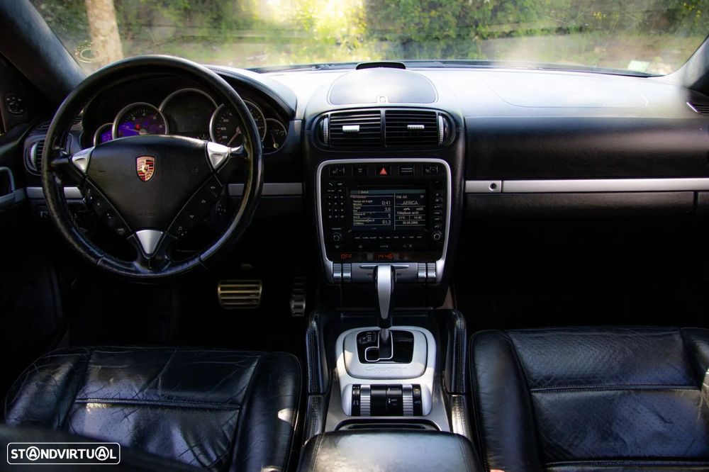 Porsche Cayenne Turbo - 42