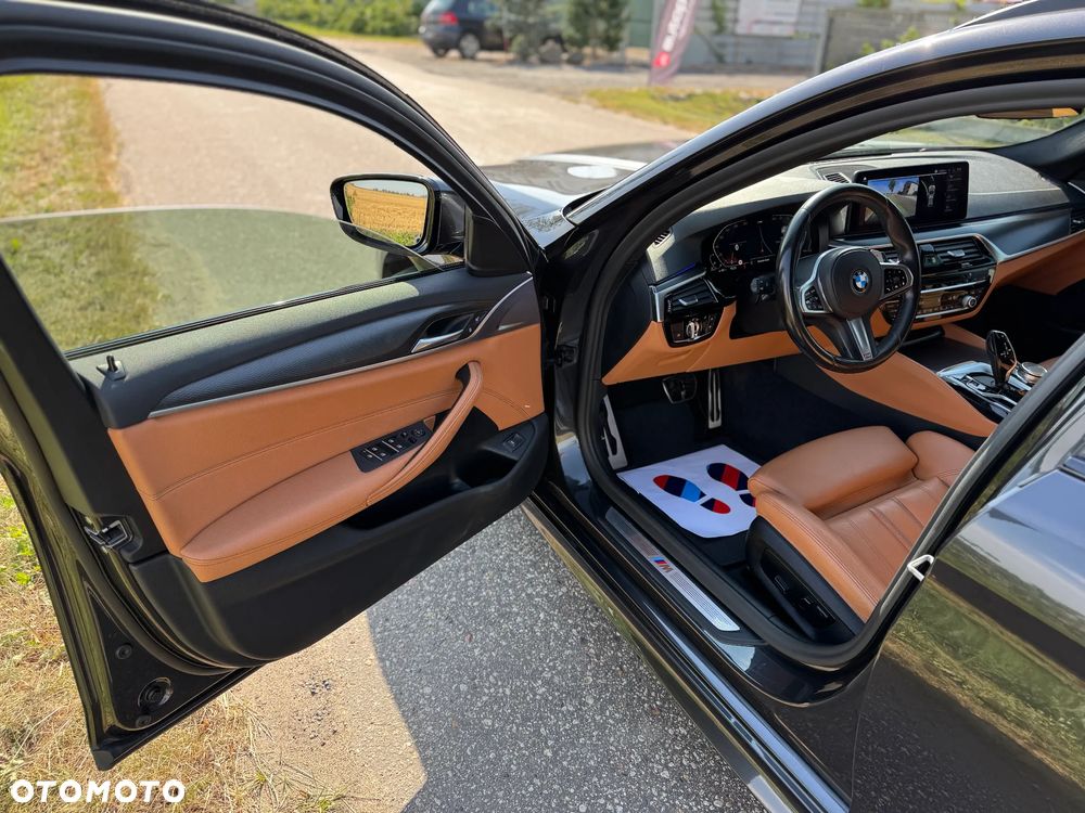 BMW Seria 5 518d M Sport - 26
