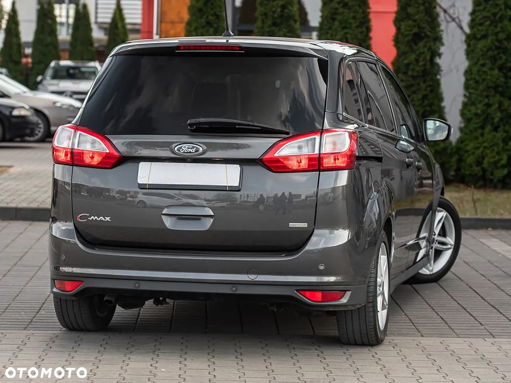 Ford Grand C-MAX - 13