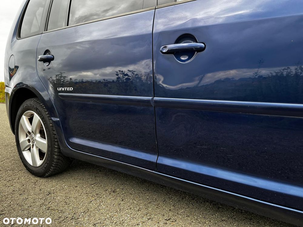 Volkswagen Touran - 23