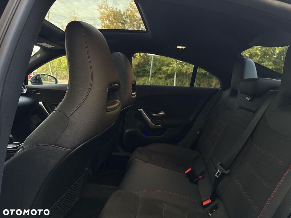 Mercedes-Benz CLA 200 AMG Line 7G-DCT - 19