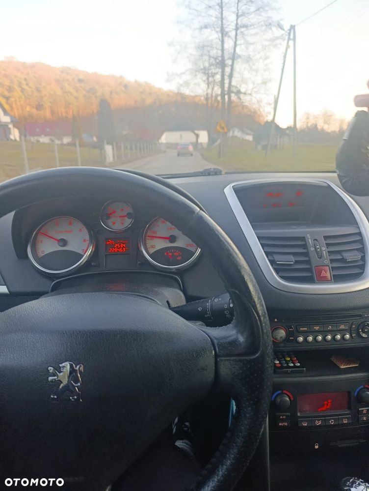 Peugeot 207 - 4