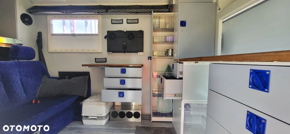 Mercedes-Benz SPRINTER - 32