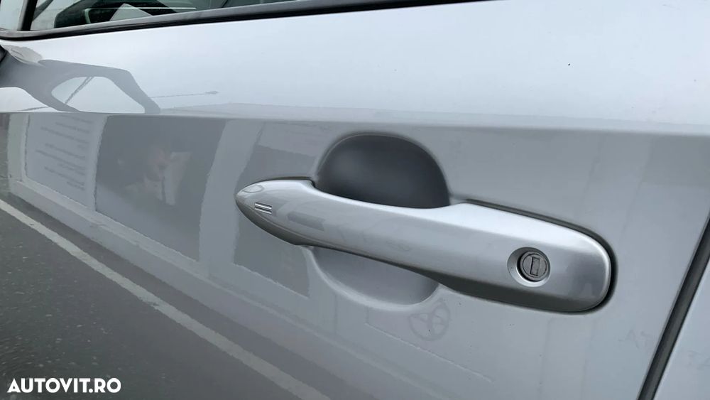 Toyota Corolla 2.0 HSD Exclusive Plus GR Sport Bi-Tone - 30