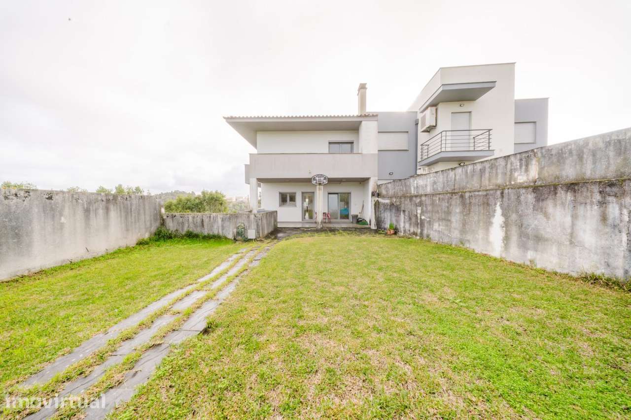 Moradia T6 com Vista Mar e Jardim em Buarcos - Grande imagem: 3/36